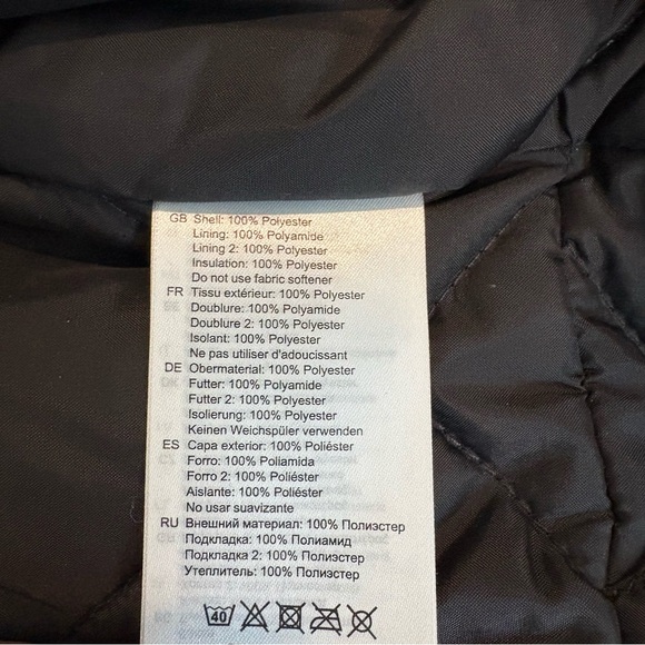 EUC Helly Hansen Women's Vibrant Red and Black Ski Jacket - Picture 7 of 14